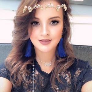 Meet your Posher, Amira